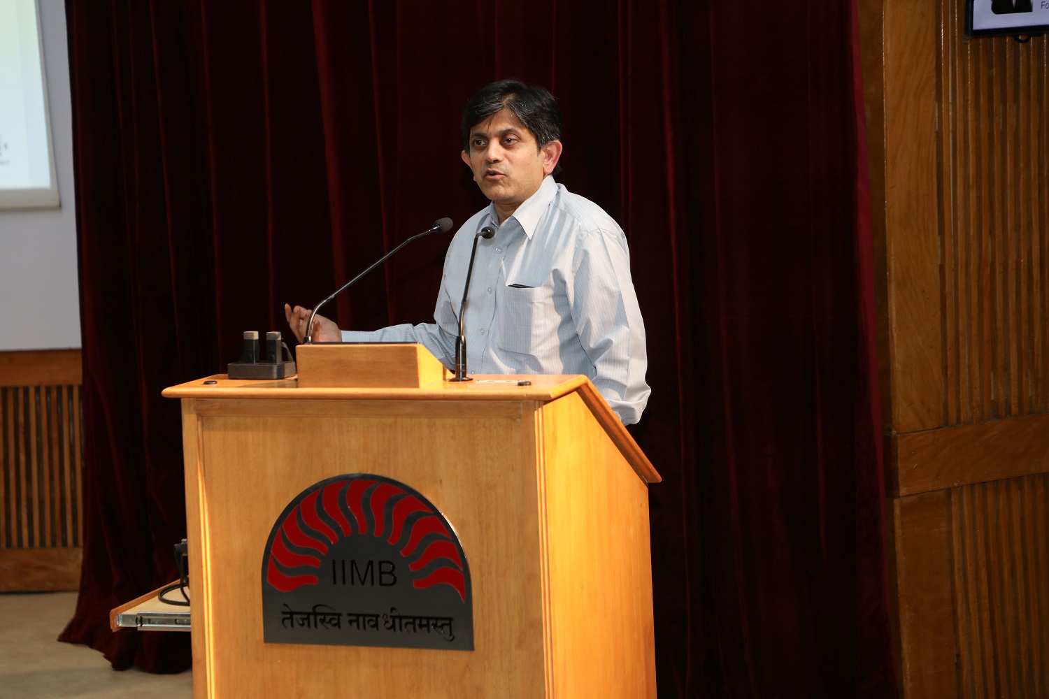 Prof. Anil B Suraj, faculty of Public Policy and Chairperson, N.S. Ramaswamy Pre-doctoral Fellowship as well as the Committee on Diversity and Inclusion at IIMB, delivers the vote of thanks.