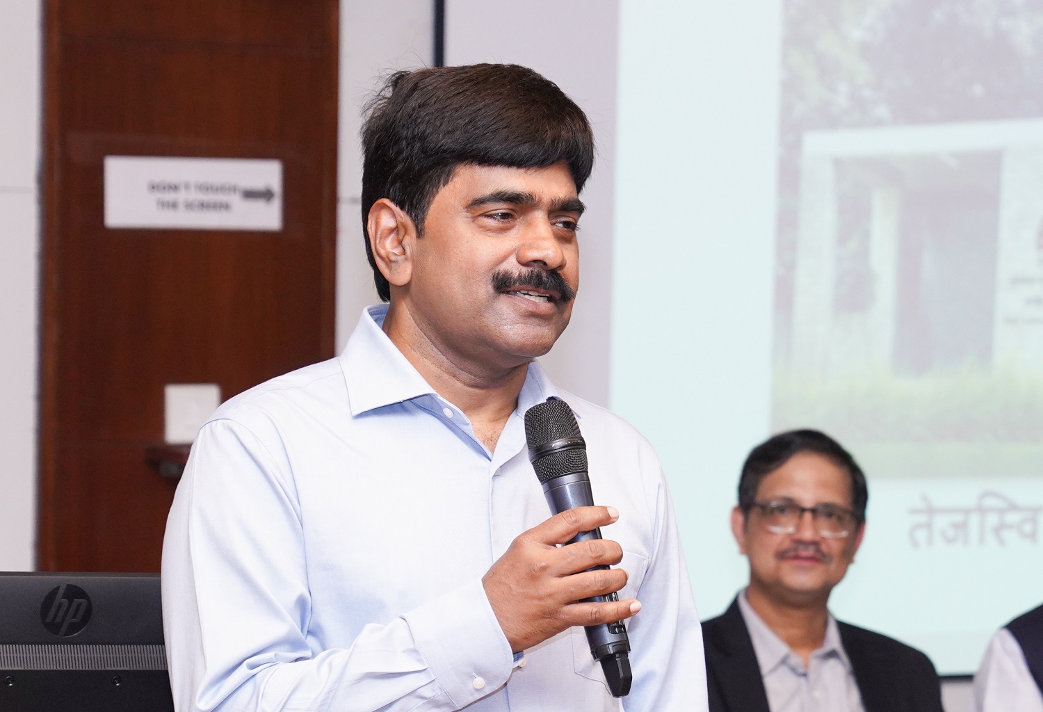 Prof. U Dinesh Kumar, Dean, Faculty, Chairperson, Marketing area and Data Centre & Analytics Lab, and faculty of Decision Sciences, delivers the inaugural address.