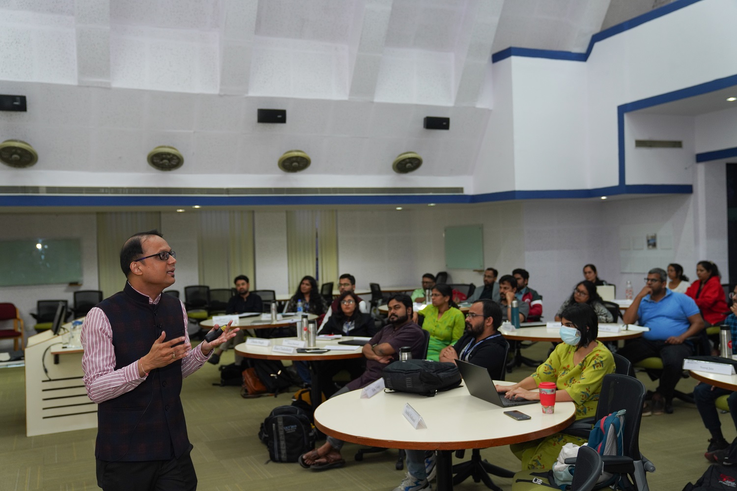 Prof. Varun Jindal conducting a session on ‘Lecture-Based Instructional Approach’. 