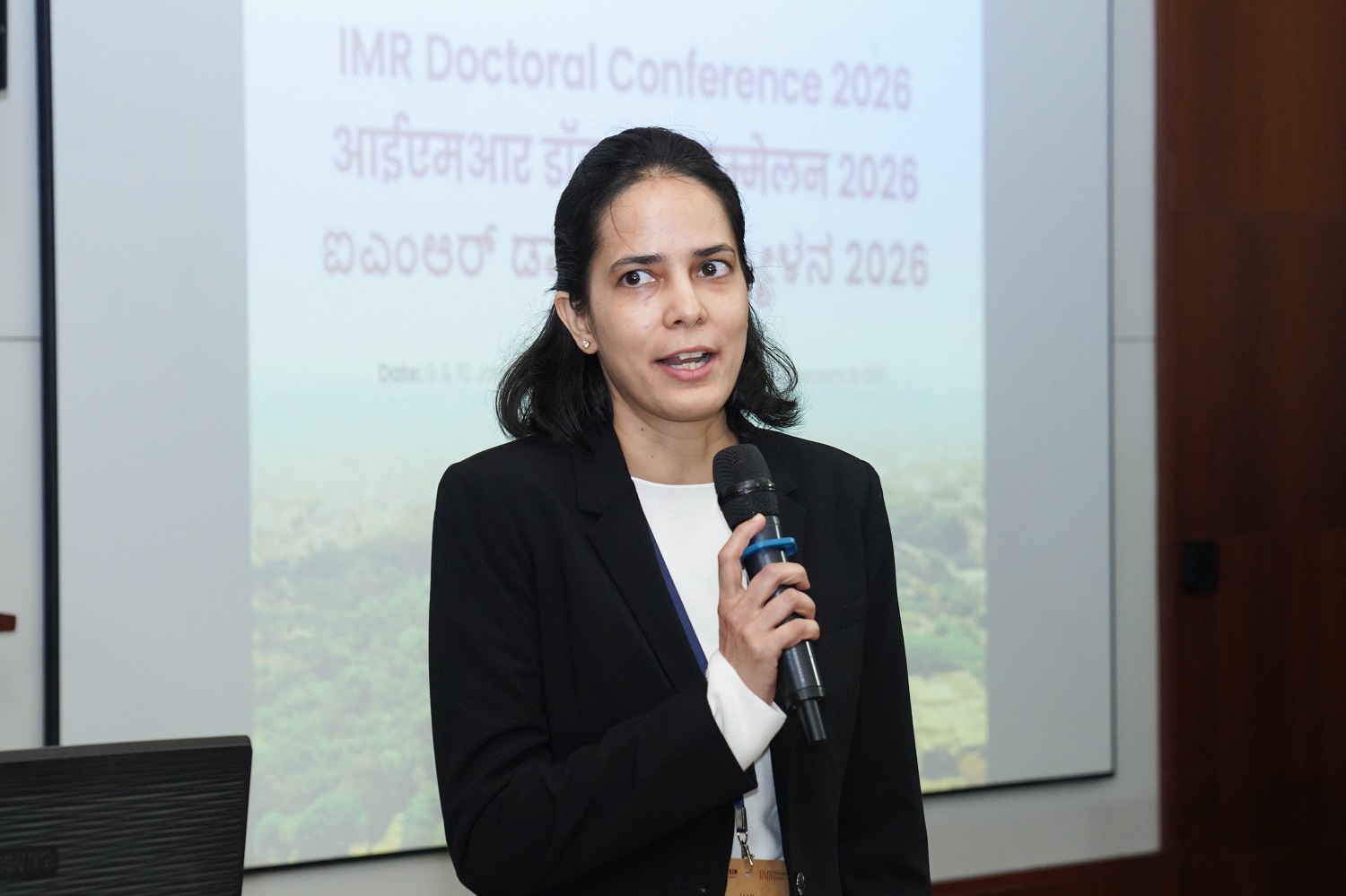 IMR Doctoral Conference 2026 Co-chair Prof. Malika of the Marketing area welcomes the participants to the conference, on 9th January 2026..