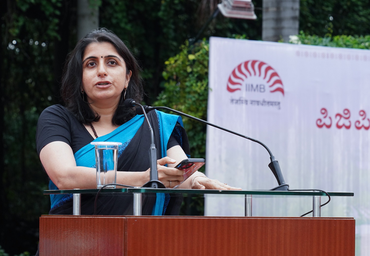 Prof. Manaswini Bhalla, Chairperson, Post Graduate Programme in Management and Business Analytics, and faculty member in the Economics area at IIMB, welcomed the PGP and PGPBA batch of 2025–27 on 9 June 2025.