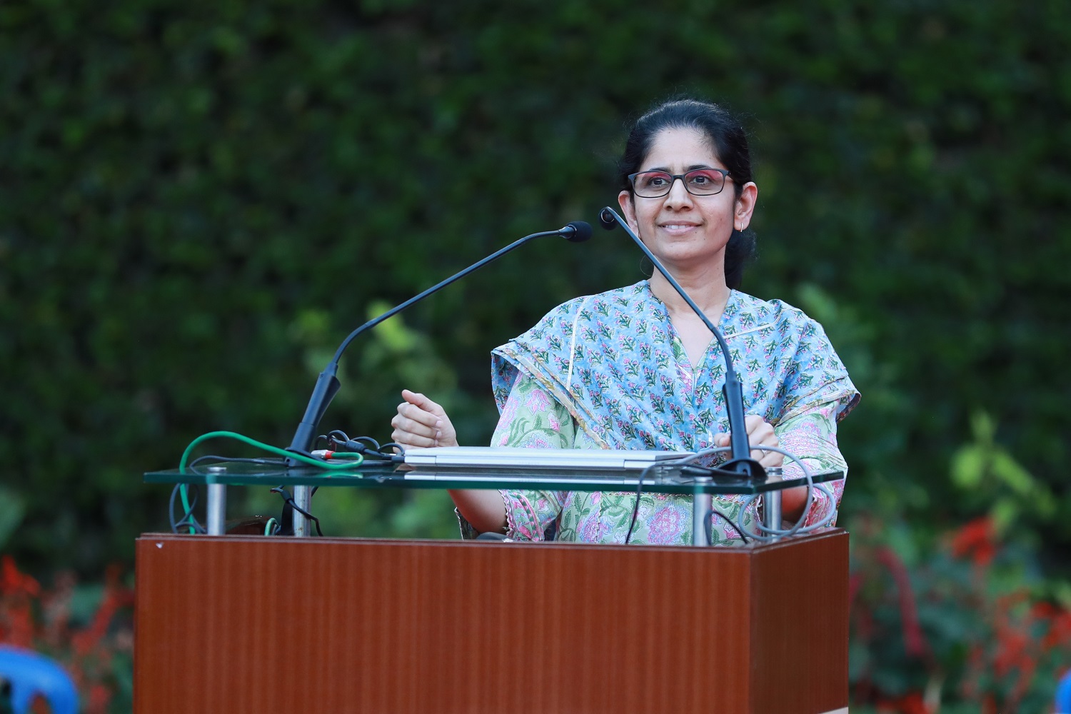 Prof. Mukta Kulkarni, Dean, Programmes and faculty of the Organizational Behavior & Human Resources Management area of IIMB, during her address, advises the students to make best use of IIMB’s world-class facilities. 