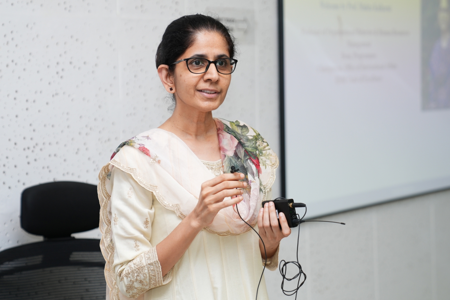 Dr. Mukta Kulkarni, Dean, Programmes, IIMB, urges students to focus on timeliness, embrace interdisciplinary learning, and build supportive academic networks as they begin their research journey.