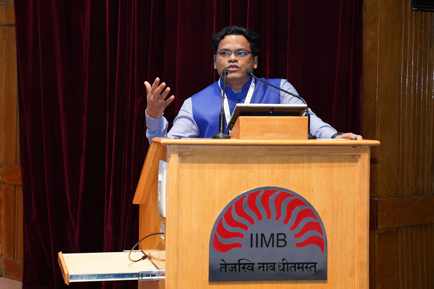 Prof. Rajeev R. Tripathi, Chairperson, Supply Chain Management Centre (SCMC) and faculty of the Production & Operations Management area at IIMB, delivers the welcome address, observing global climate discourse and the urgency of sustaining momentum around climate action.