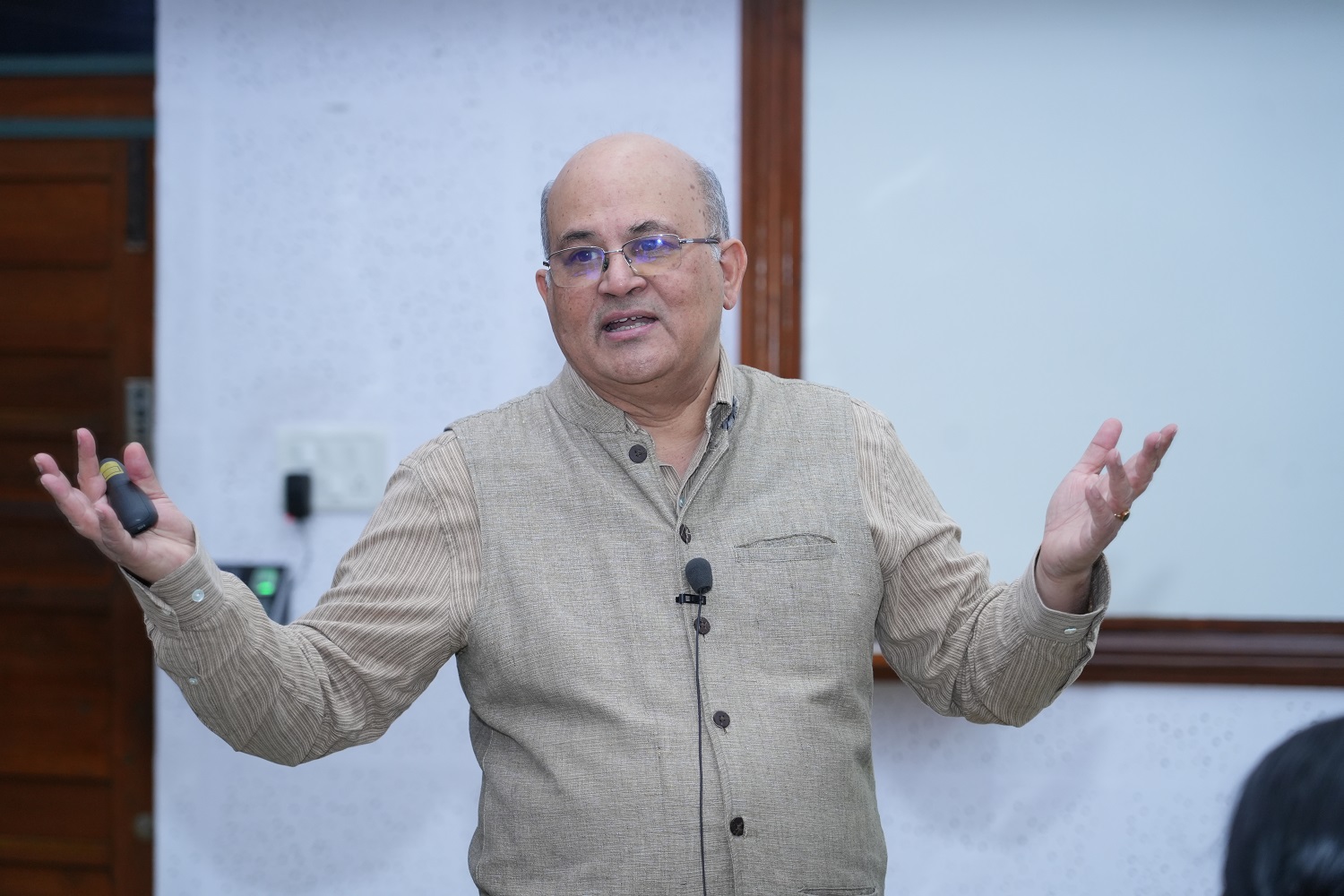 Prof. Rishikesha T Krishnan leads a session on ‘Strategy and its Implementation’.