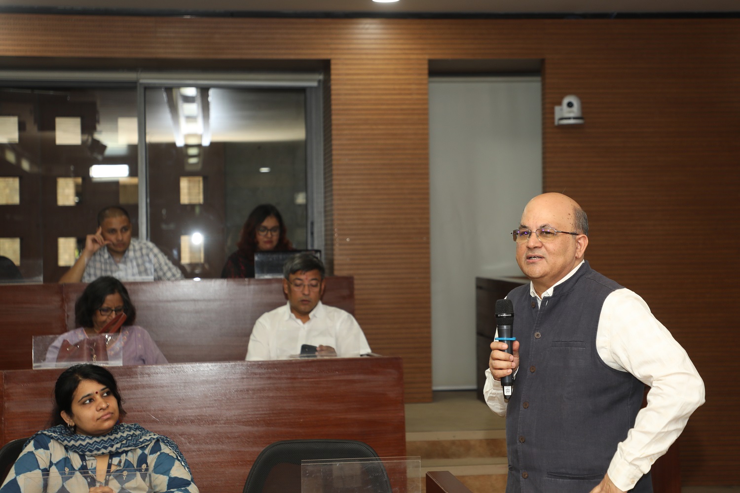 Prof. Rishikesha T Krishnan, Director, IIMB, expressed gratitude to the faculty members of IIM Bangalore and the Confederation of Indian Industry for their contributions to the vision document.
