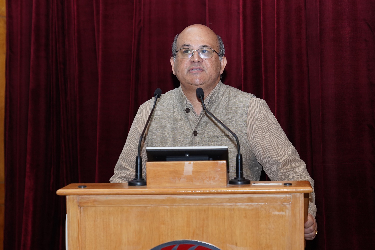 Prof. Rishikesha T Krishnan, Professor In-charge, New Campus and faculty of the Strategy area, IIMB, delivers the welcome address.