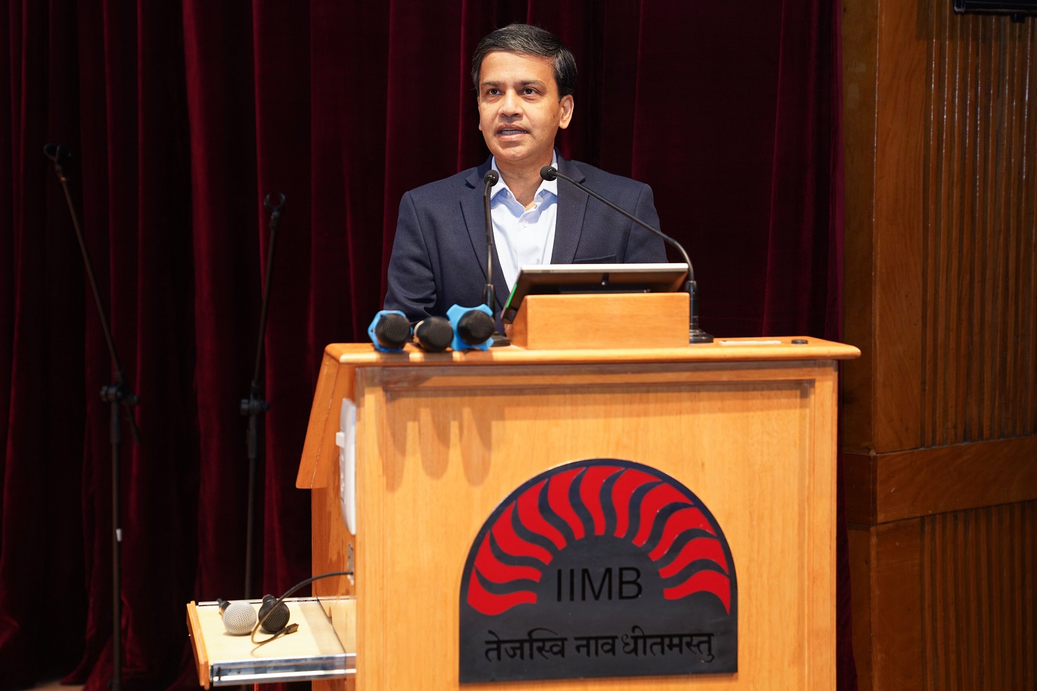 During the inaugural address, Prof. Sourav Mukherji engaged with EPGP alumni gathered as part of Sparsh, the programme’s annual alumni meet, alongside the graduating and incoming cohorts of the programme.