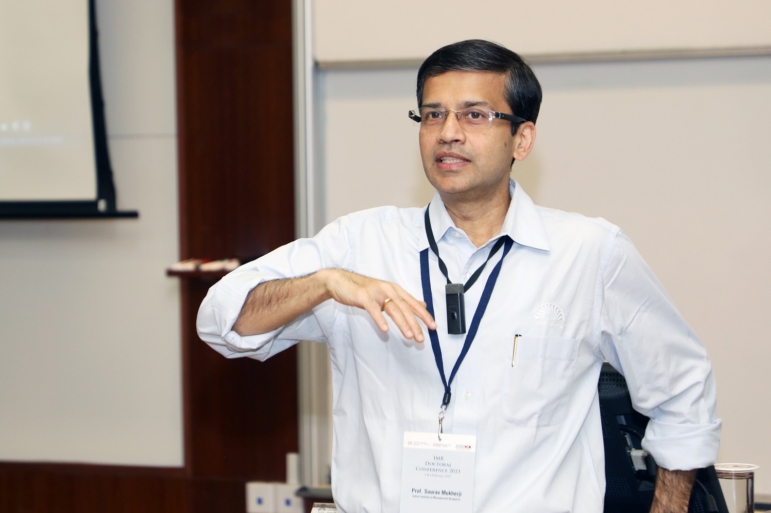 Prof. Sourav Mukherji, Dean, Alumni Relations & Development & Faculty from the Organizational Behavior & Human Resources Management area, IIMB, at the Case Writing Workshop.