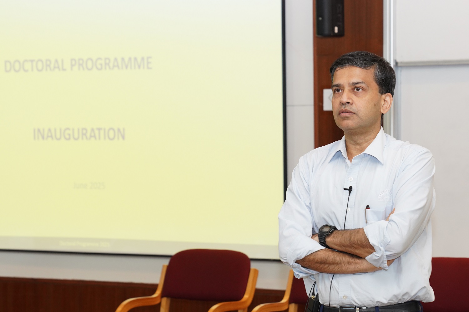 Prof. Sourav Mukherji, Dean, Alumni Relations & Development and faculty in the Organizational Behavior & Human Resources Management area, points out the importance of purpose, passion and perseverance to become impactful researchers, during his address.