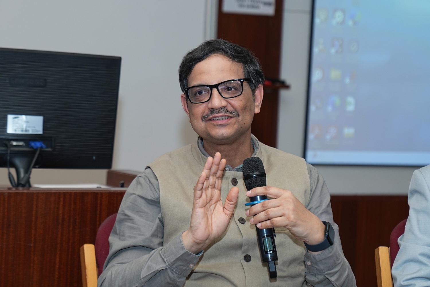 Programme Director Prof. Sushanta Kumar Mishra, Chairperson, Research & Publications, shares insights on the importance of conceptual rigour and strong introductions during the Editors’ Roundtable
