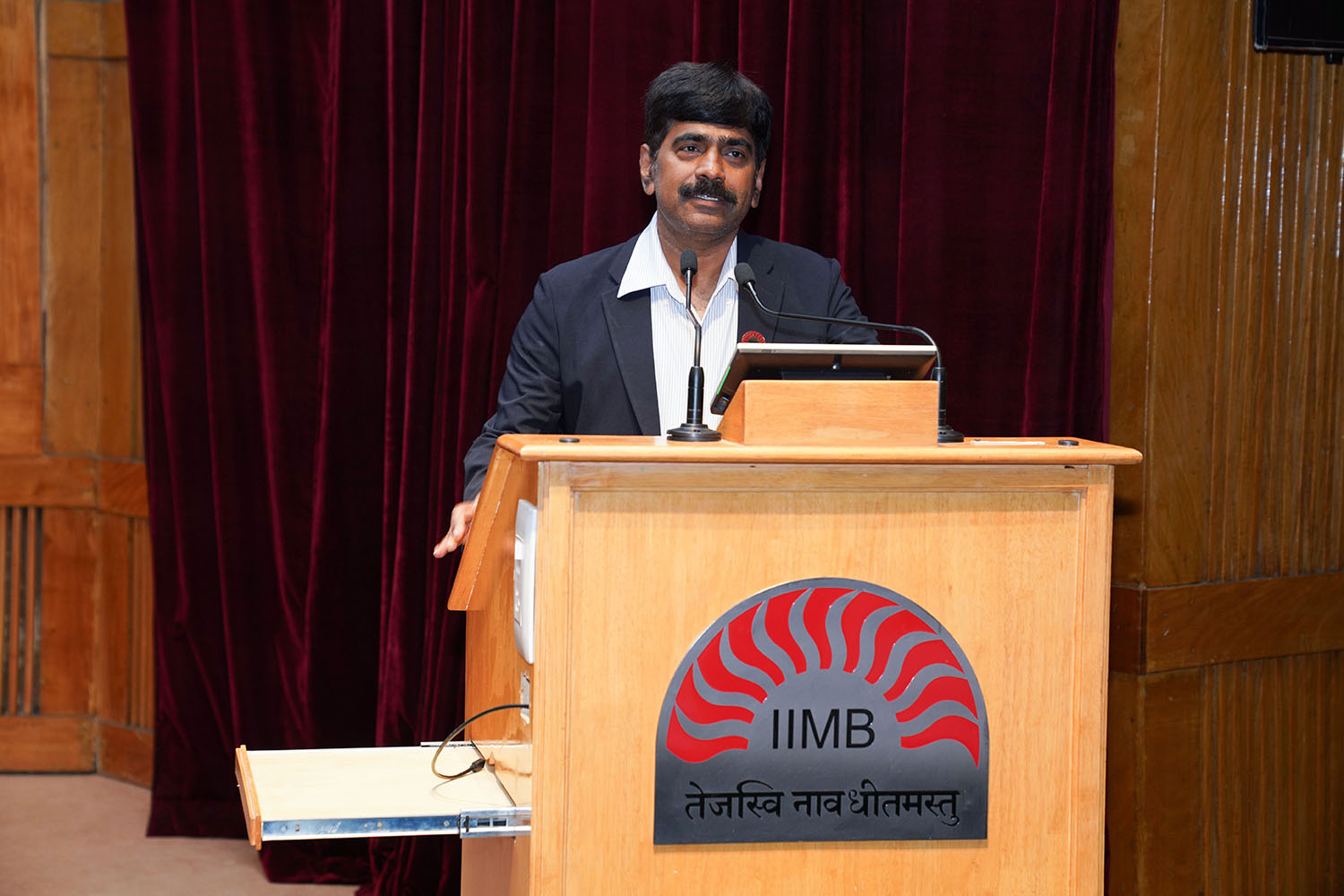Prof. U. Dinesh Kumar, Director-in-charge, IIMB, draws attention to the interconnected challenges of energy, biodiversity and AI shaping climate transition discourse during his opening remarks.