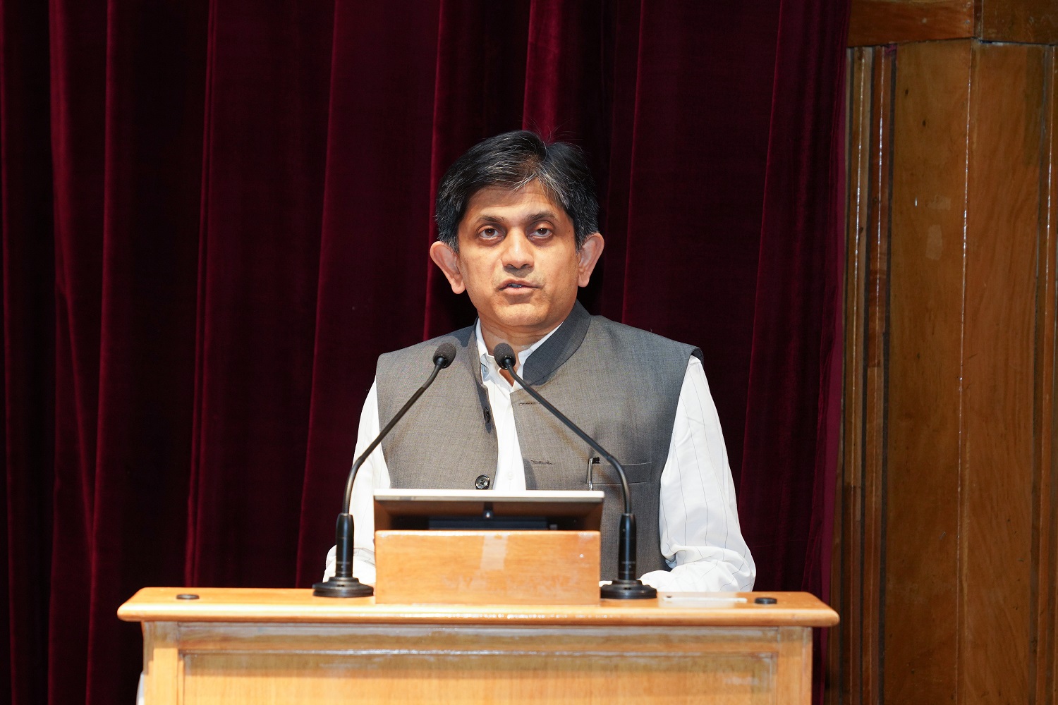 Prof. Anil B Suraj, Chairperson, NSR Pre-doctoral Fellowship, as well as the Committee on Diversity and Inclusion and faculty of Public Policy, delivers the welcome address.