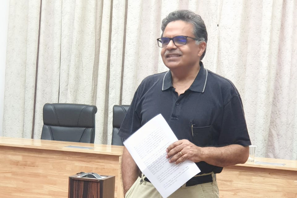 Prof. Abhoy K Ojha, Dean – Academic Programmes, delivering an address on general code of conduct at IIMB to the EPGP Batch 2020-21 during their inaugural ceremony on May 06, 2020