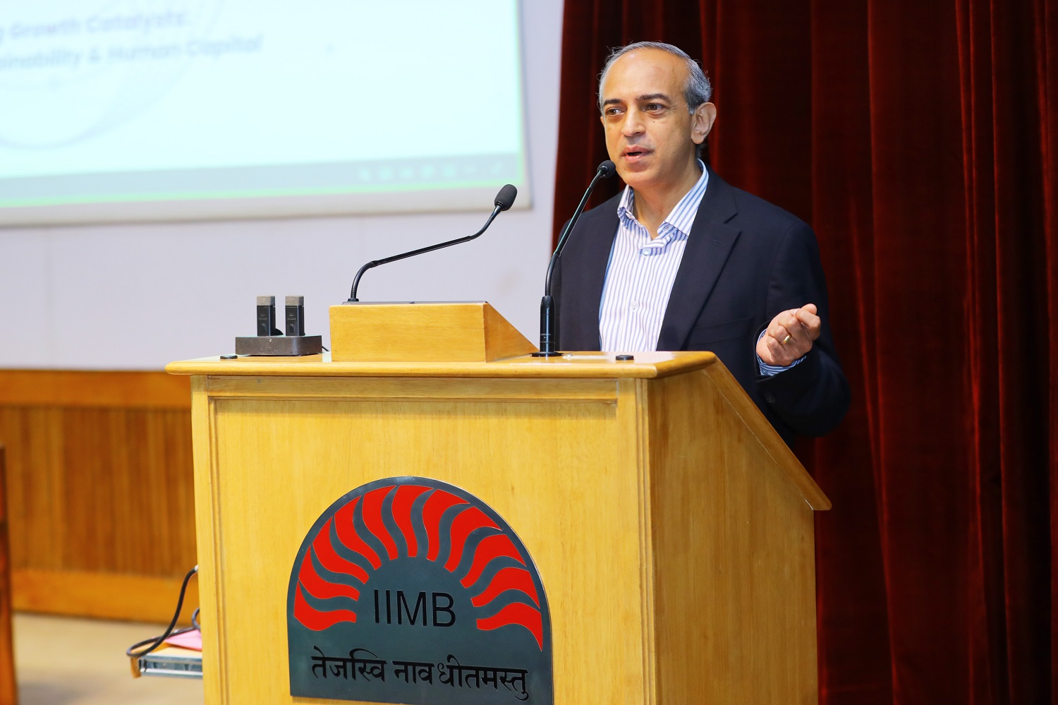 Professor Ashok Thampy, Chairperson, EPGP, provides an overview of the EPGP Programme at IIMB.