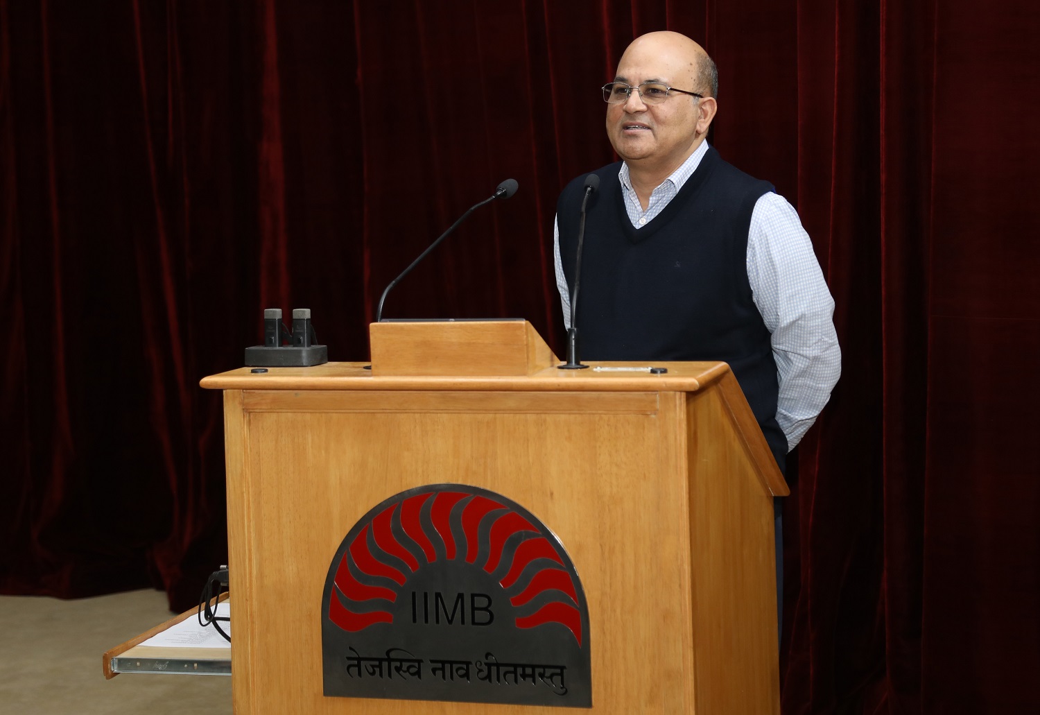 Professor Rishikesha T Krishnan, Director, IIMB, congratulates the participants of Business Management Programme for Defence Officers.