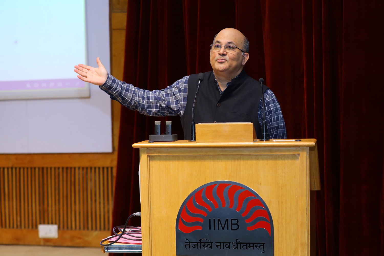 Professor Rishikesha T. Krishnan, Director of IIM Bangalore, provides an overview of the institute and extends a warm welcome to participants at the Business Conclave.