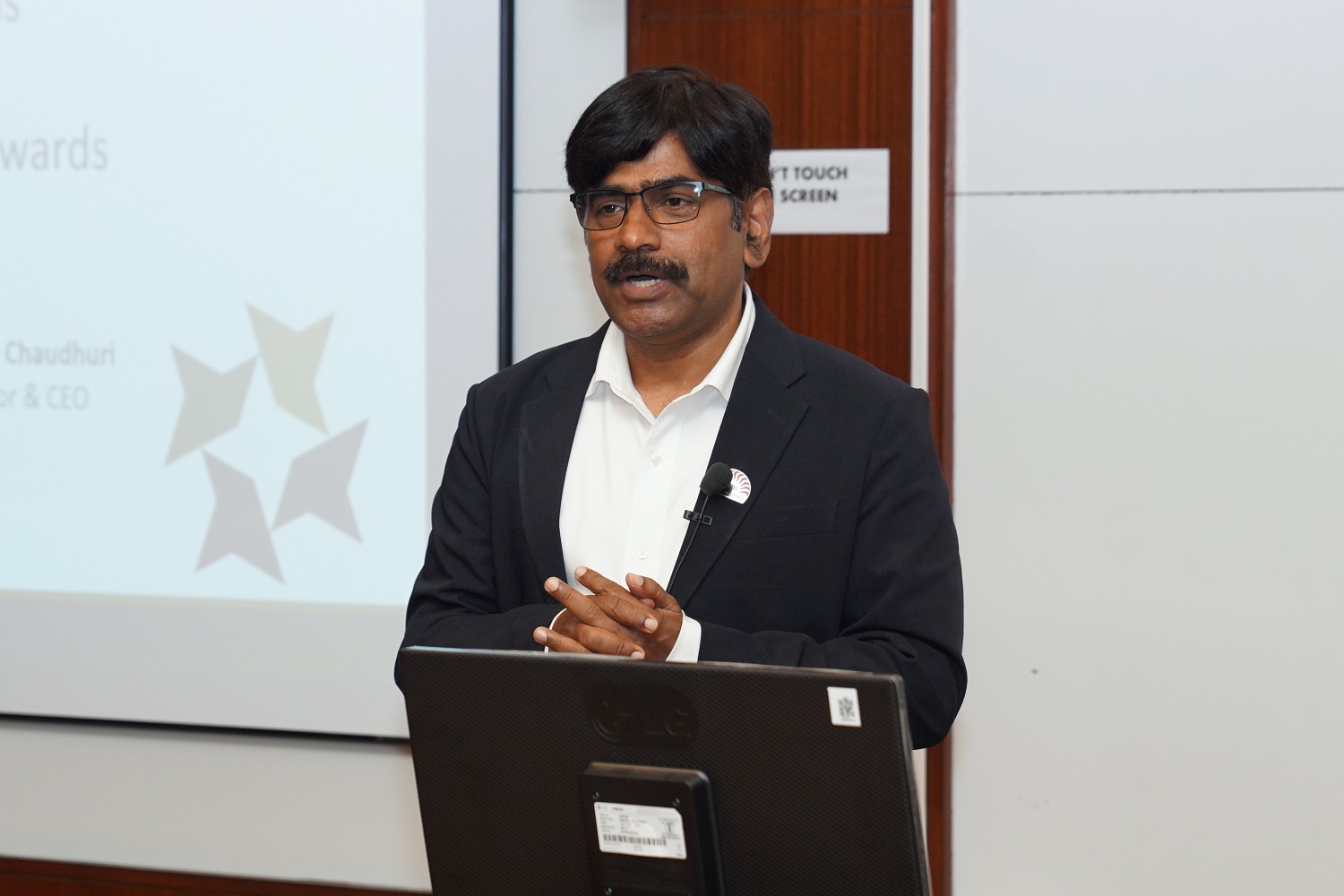 Prof. U. Dinesh Kumar, Director In-charge, IIM Bangalore, delivered the opening remarks. He expressed gratitude to NeSL and Canara Bank for their continued partnership and support in advancing IIMB’s sustainability initiatives.