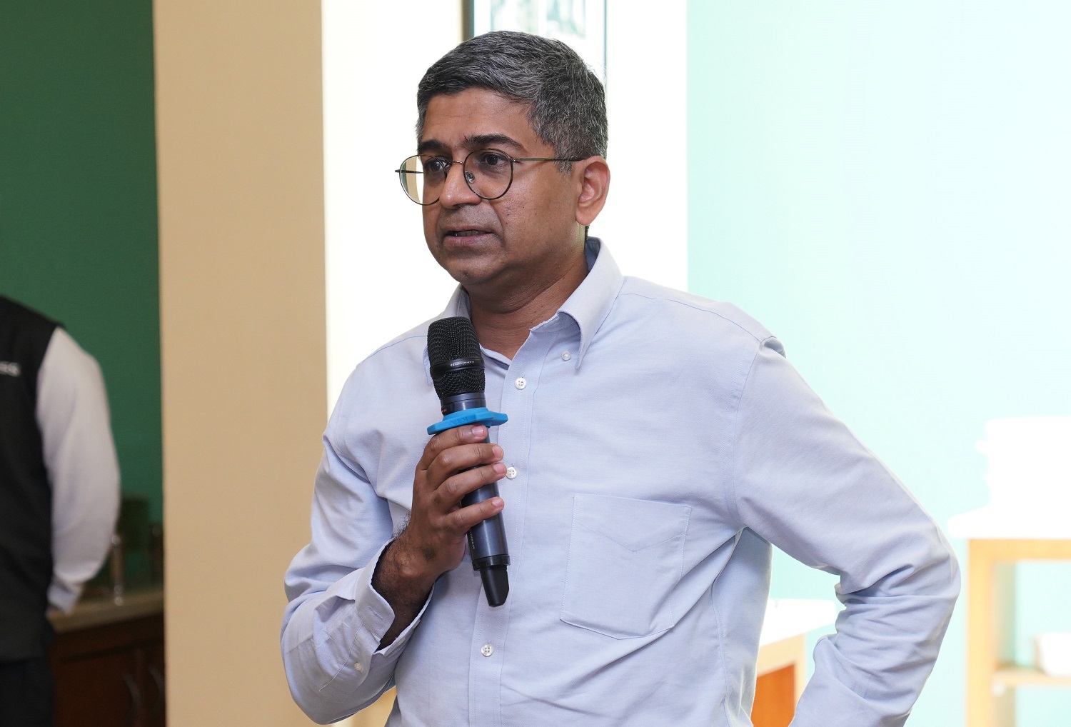 Prof. Ananth Krishnamurthy, Decision Sciences area, congratulated the fellows and urged them to sustain their academic momentum.