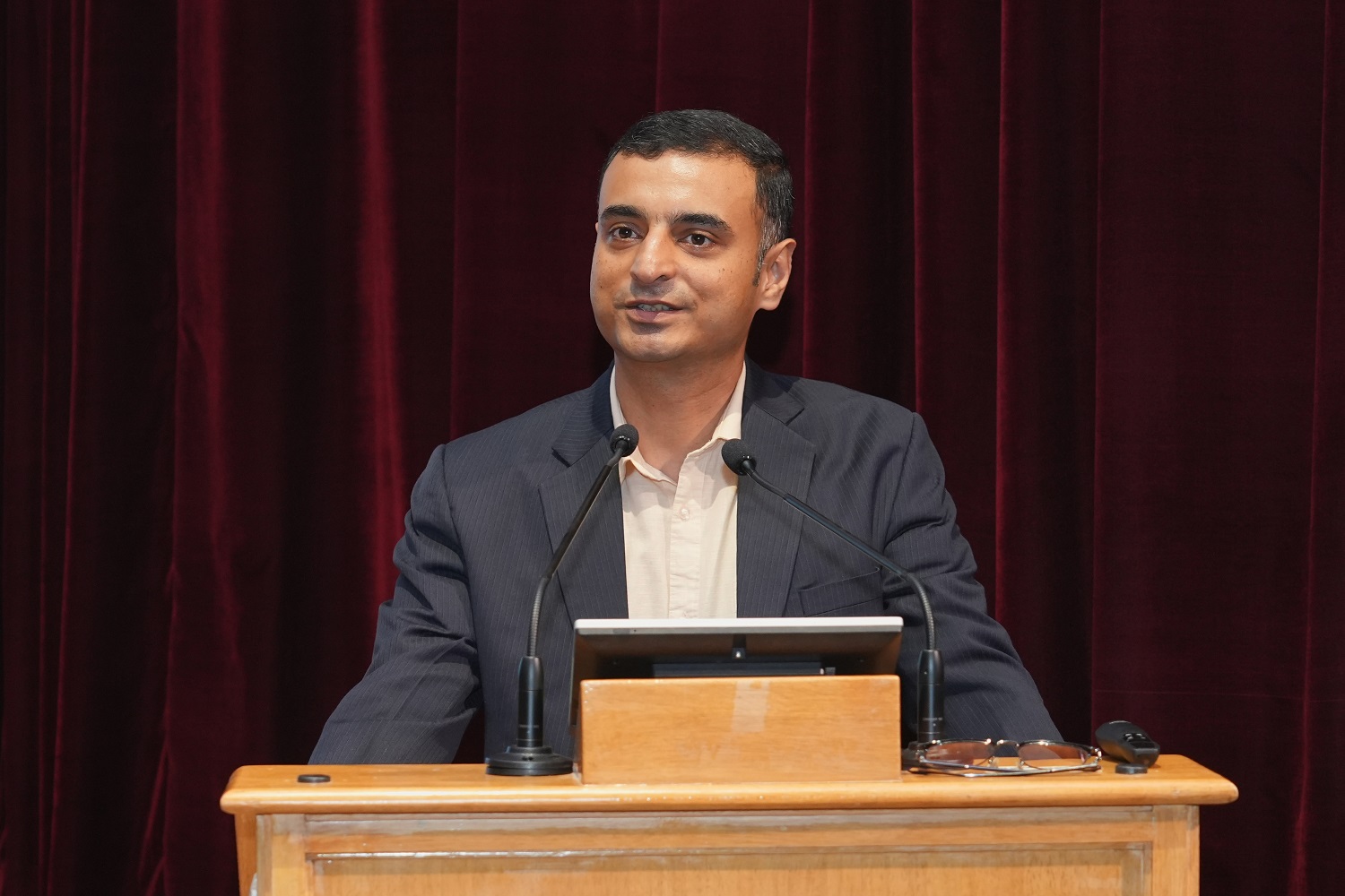 Utanka Sarma, Head of Alumni Relations at IIMB, highlights the power of IIMB’s alumni network in unlocking opportunities for professional growth and mentorship.