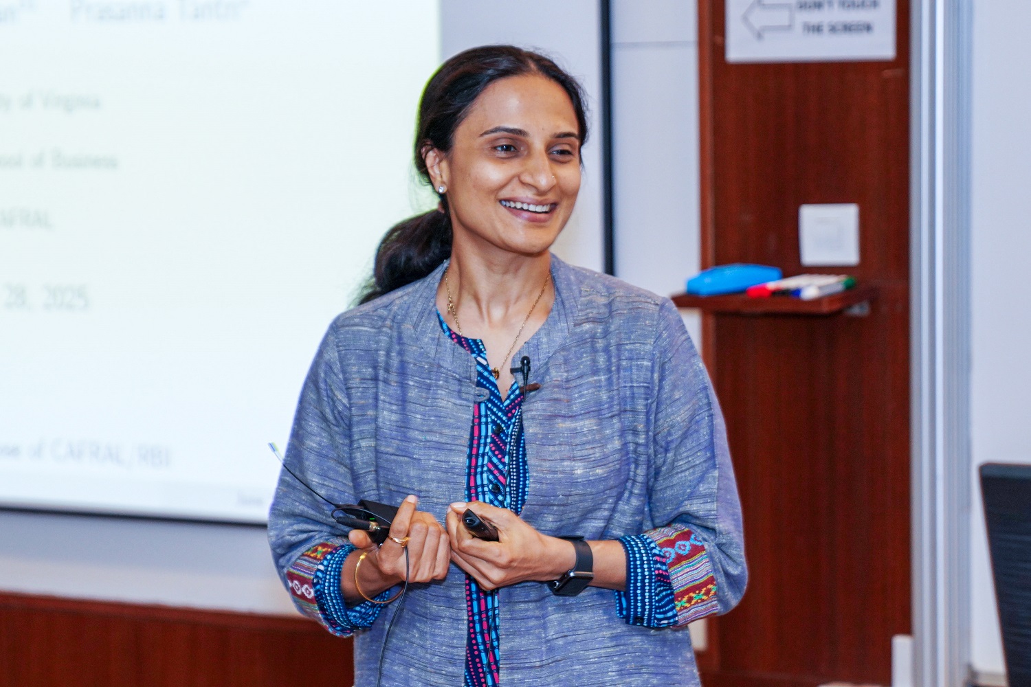 Dr. Vidhya Soundararajan, Research Director, Centre for Advanced Financial Research and Learning (CAFRAL), presented her analysis on ‘Credit Supply Shocks, Firm Performance, and Aggregate Productivity Growth’.