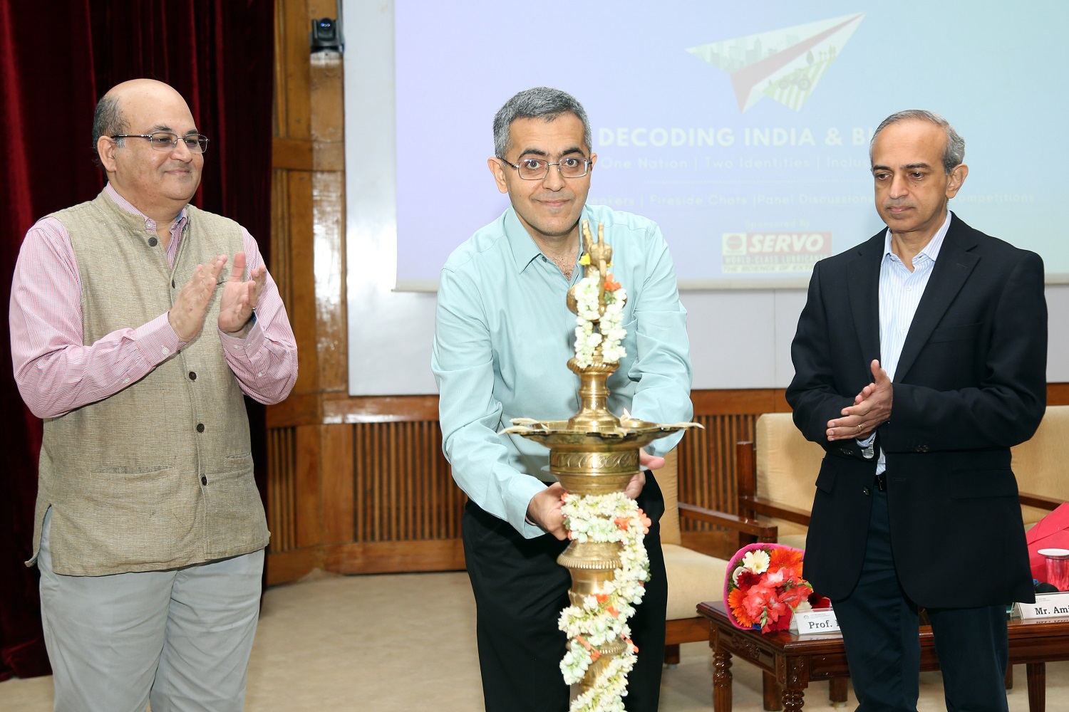 Amit Sharma, Managing Partner, Global Delivery, IBM, inaugurates EPGP Business Conclave 2022 on ‘Decoding India & Bharat’ on 18th September. Professor Rishikesha T Krishnan, Director, IIM Bangalore, and Professor Ashok Thampy, Chairperson, EPGP, addressed the participants.