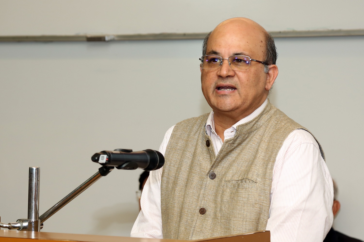 Prof. Rishikesha T Krishnan, Director, IIM Bangalore, delivers the welcome address during the 5th Foundation Day celebrations of MIJSC.