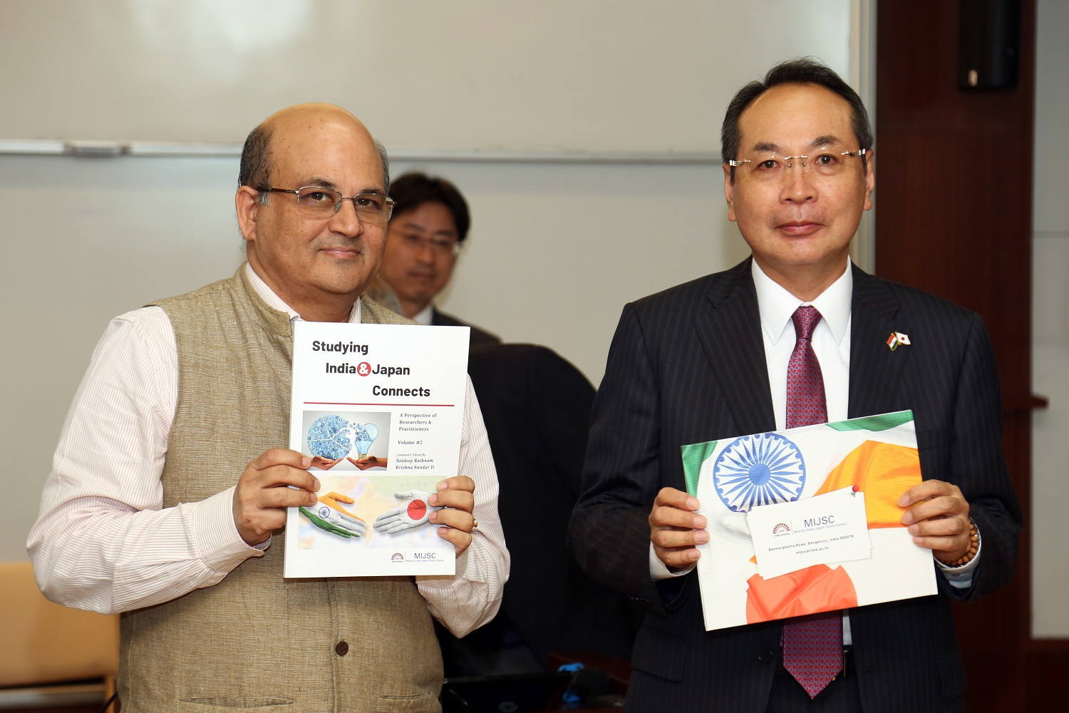 Prof. Rishikesha T Krishnan, Director, IIM Bangalore and Nakane Tsutomu, Consulate General of Japan in Bengaluru, launch the coffee table and monograph books published by MIJSC.