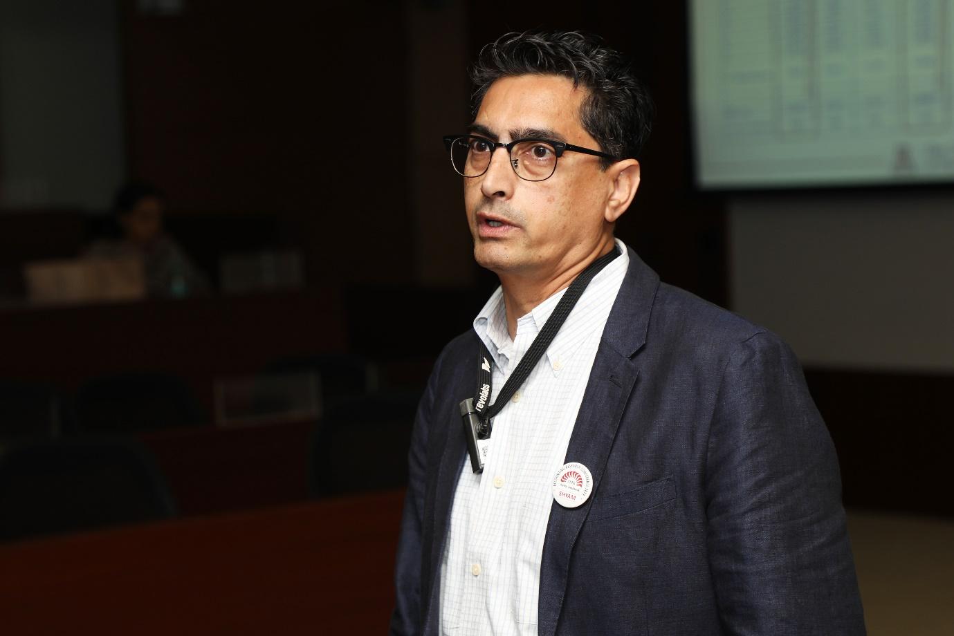 Prof. Shyam Sunder, School of Accountancy, University of Arizona, presents a paper titled, ‘Corporate Insiders and Investment Horizon’.