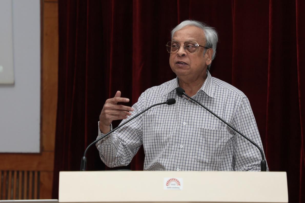 Professor Lakshmanan Prasad, C o-author, ‘Neoskilling for Digital Transformation and the Artificial Intelligence Revolution’ and former faculty from the Organizational Behavior & Human Resources Management area at IIMB, gives the overview of the book.