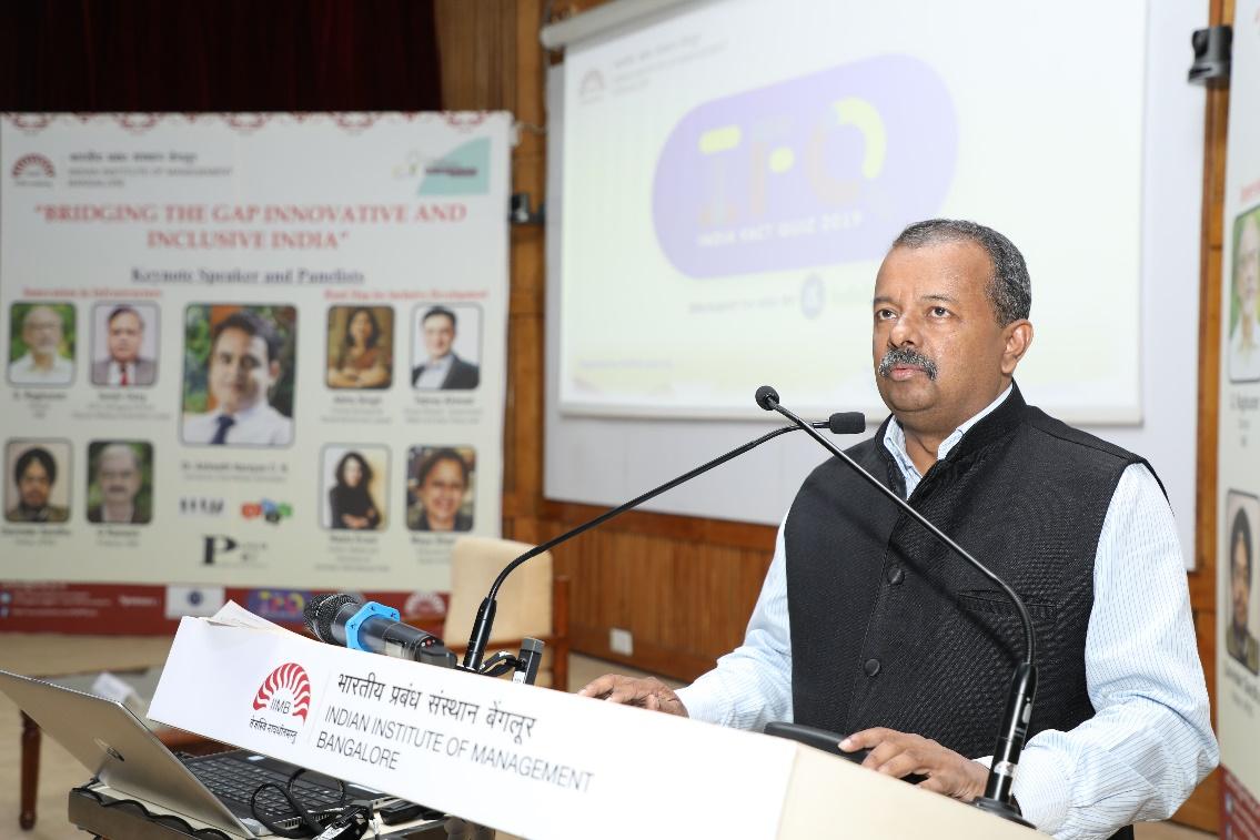 Prof. Gopal Naik, Dean, Faculty, IIM Bangalore, delivers the valedictory address.