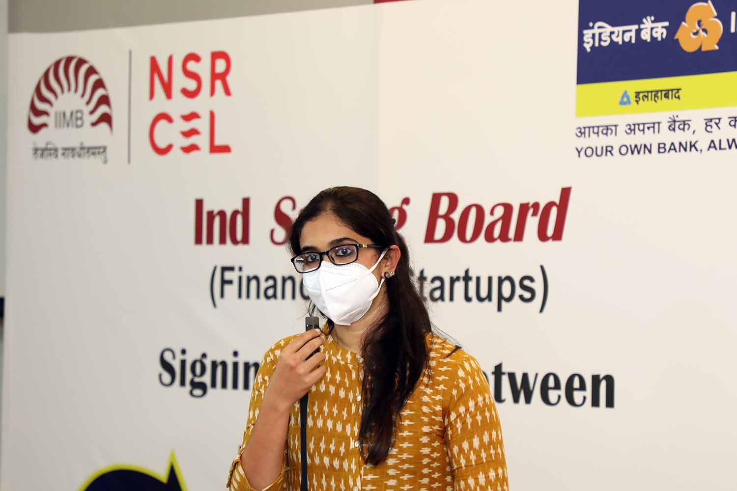 Nikkitha Shanker, Co-Founder, Shoppre.com, pitches her idea at the event.