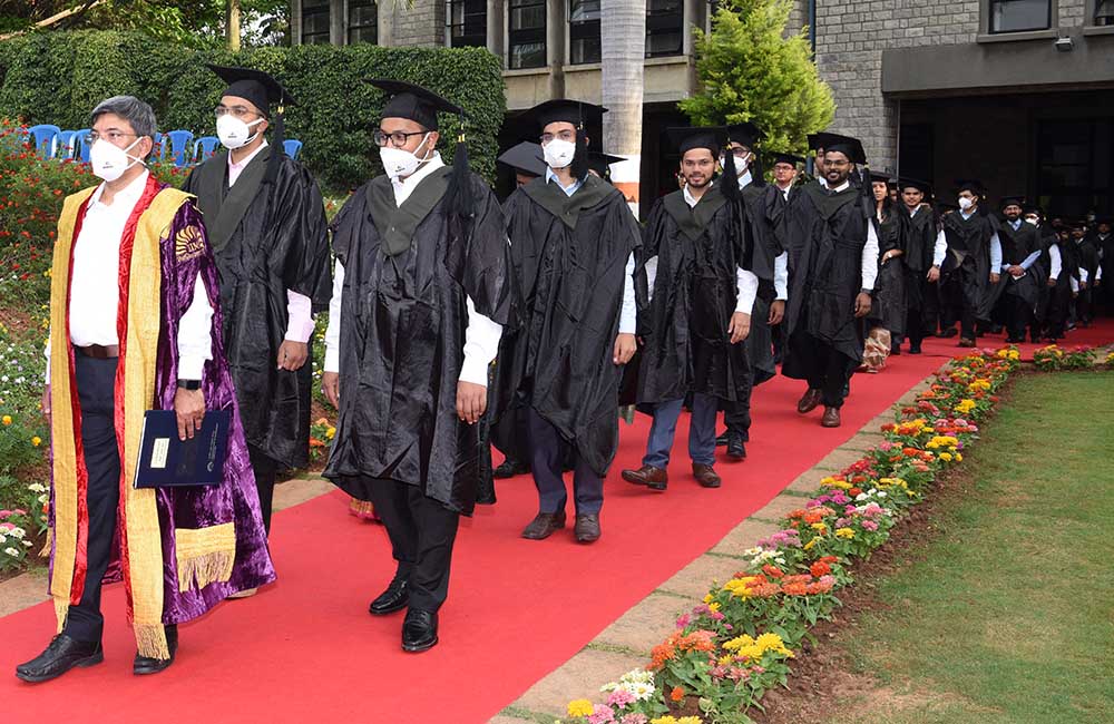A section of PGP(BA) students with the Programme Chairperson Prof. R Srinivasan during the  47th Convocation on April 08, 2022.