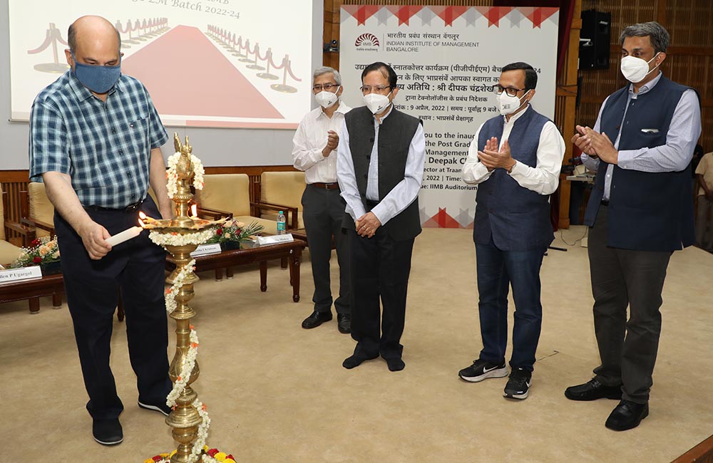 Prof. Rishikesha T Krishnan, Director, IIMB, inaugurates the Post Graduate Programme in Enterprise Management 2022 on April 09, 2022. Prof Rahul De, Dean, Programmes, Prof. Gopal Mahapatra, Prof Ashis Mishra, Chairperson, Admissions and Financial Aid, and Prof. Allen P Ugargol, Chairperson, PGPEM during the event.