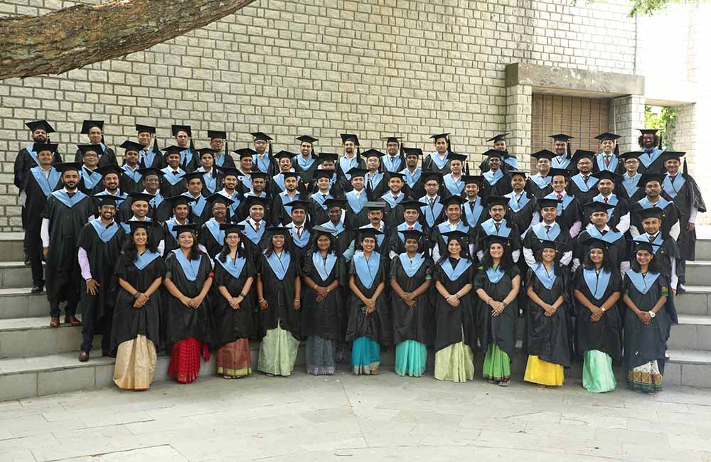   Prof. R Srinivasan, Chairperson, PGP & PGP-BA, presents the graduating class to the Board.  Graduating students of th Master of Business Administration (MBA) two-year weekend programme.