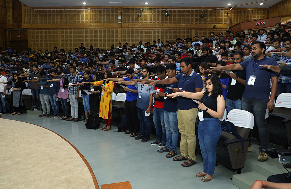 IIMB students take the ‘Zero Waste’ pledge.