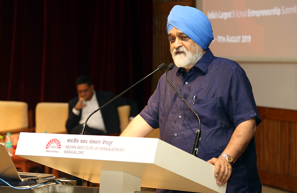 Dr. Montek S. Ahluwalia, Former Dy. Chair-Planning Commission, interacts with the audience at the opening ceremony of Eximius 2019.
