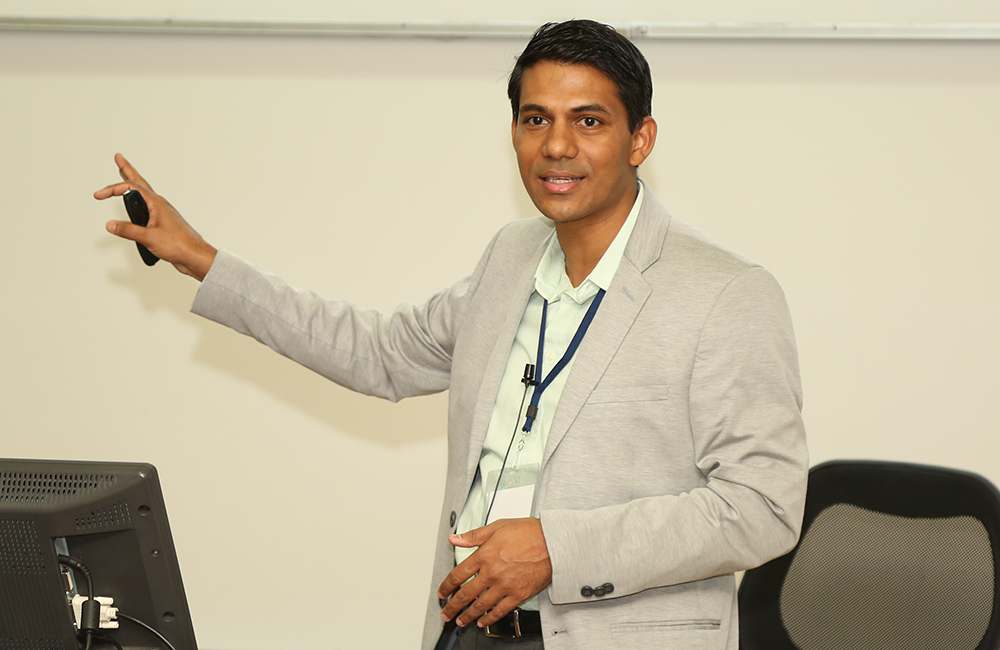 Prof. Jitamitra Desai, Chair, Supply Chain Management Centre at IIMB, during the session.