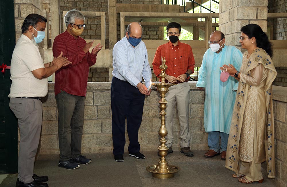 Prof. Rishikesha T Krishnan, Director, IIMB, at the dedication ceremony of Classroom L-11. PGP students of 1993 and 1986 contributed to the naming of the classroom after Professor P.N. Thirunarayana. K Suresh, Senior Manager, Development, Parthasarathy S,  Head-Alumni Relations, Prof. Sourav Mukherji from the Organizational Behavior & Human Resources Management area, and Prof. Shubhabrata Das from the Decision Sciences area, were also present.